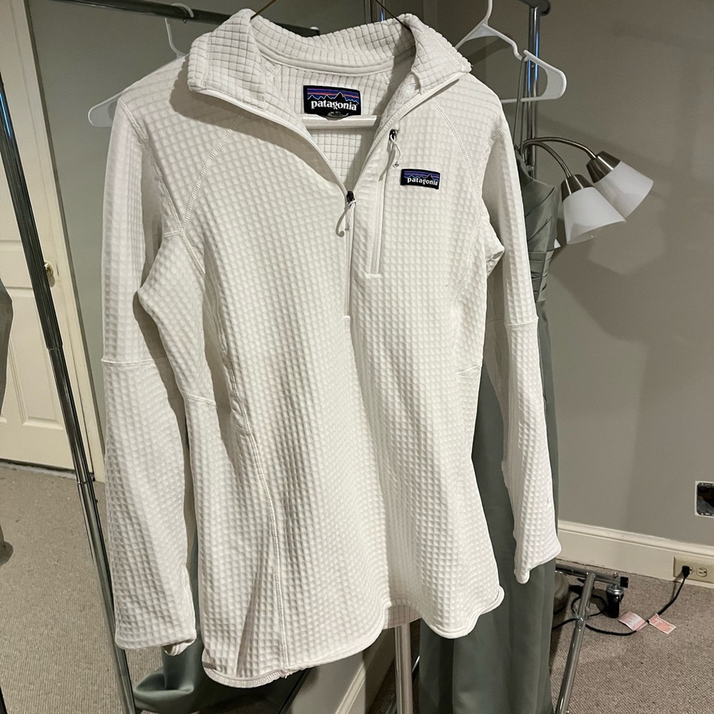Patagonia women’s white pullover
